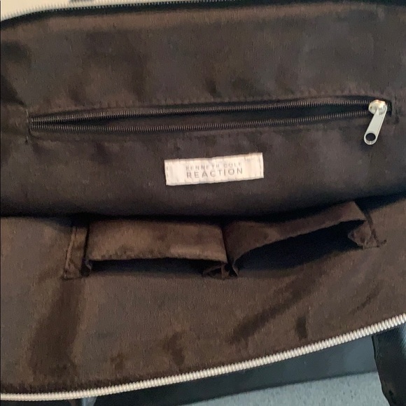 Kenneth Cole Reaction Purse - Picture 6 of 6